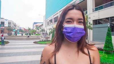 VENEZUELAN IMMIGRANT is koartlyn oankaam yn Perû, sjantearje taxisjauffeur