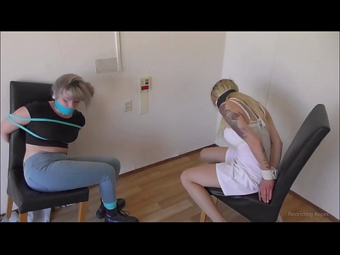 ❤️ Ferslave / fêstbûn en gagged / famke yn need Porno vk by ús fy.oldsex.ru ❤